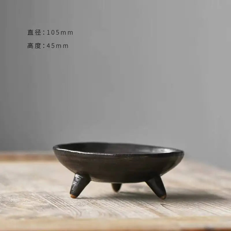 Assiette Trépied Céramique Japonaise — Fabrication Artisanale – 10.5 cm X 4.5 cm | Studio Nichijo Paris