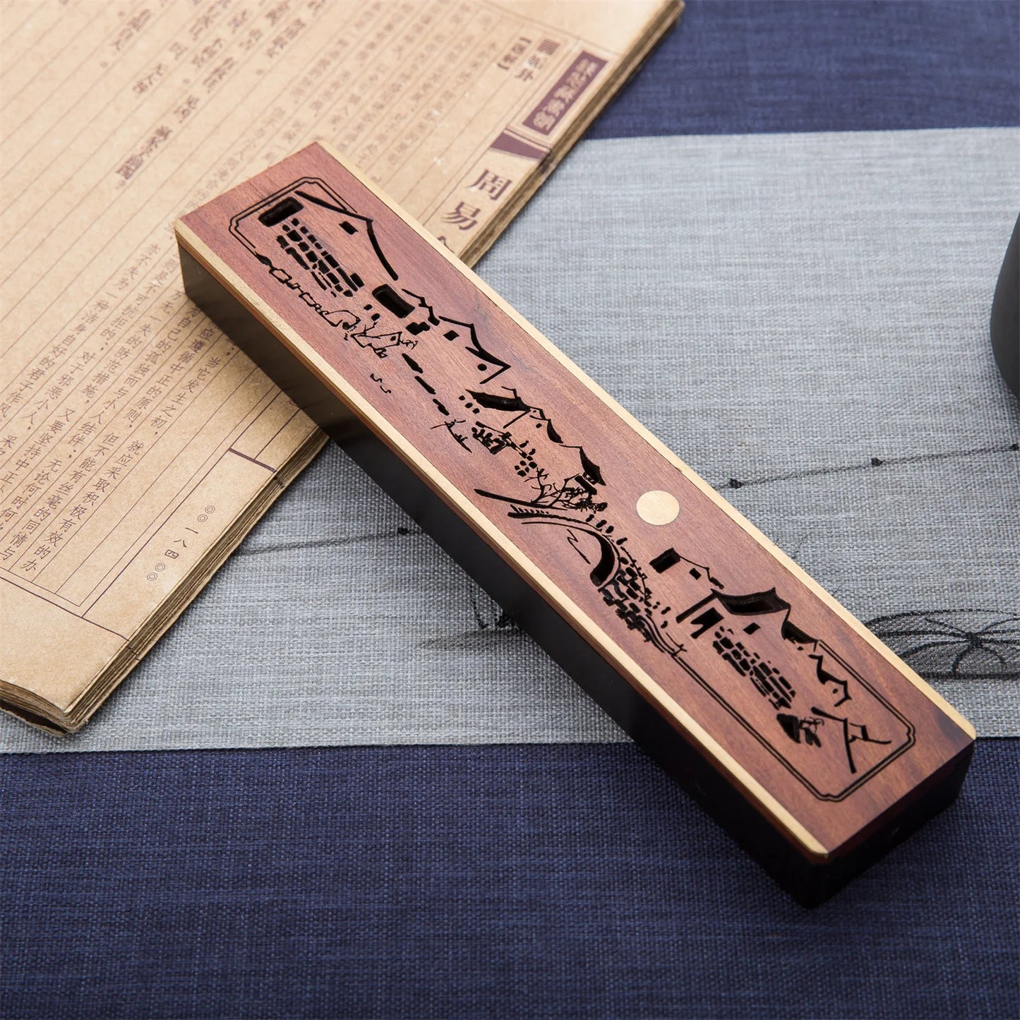 Porte-Encens Allongé en Bois de Pin – Bois Massif – Yama | Studio Nichijo Paris