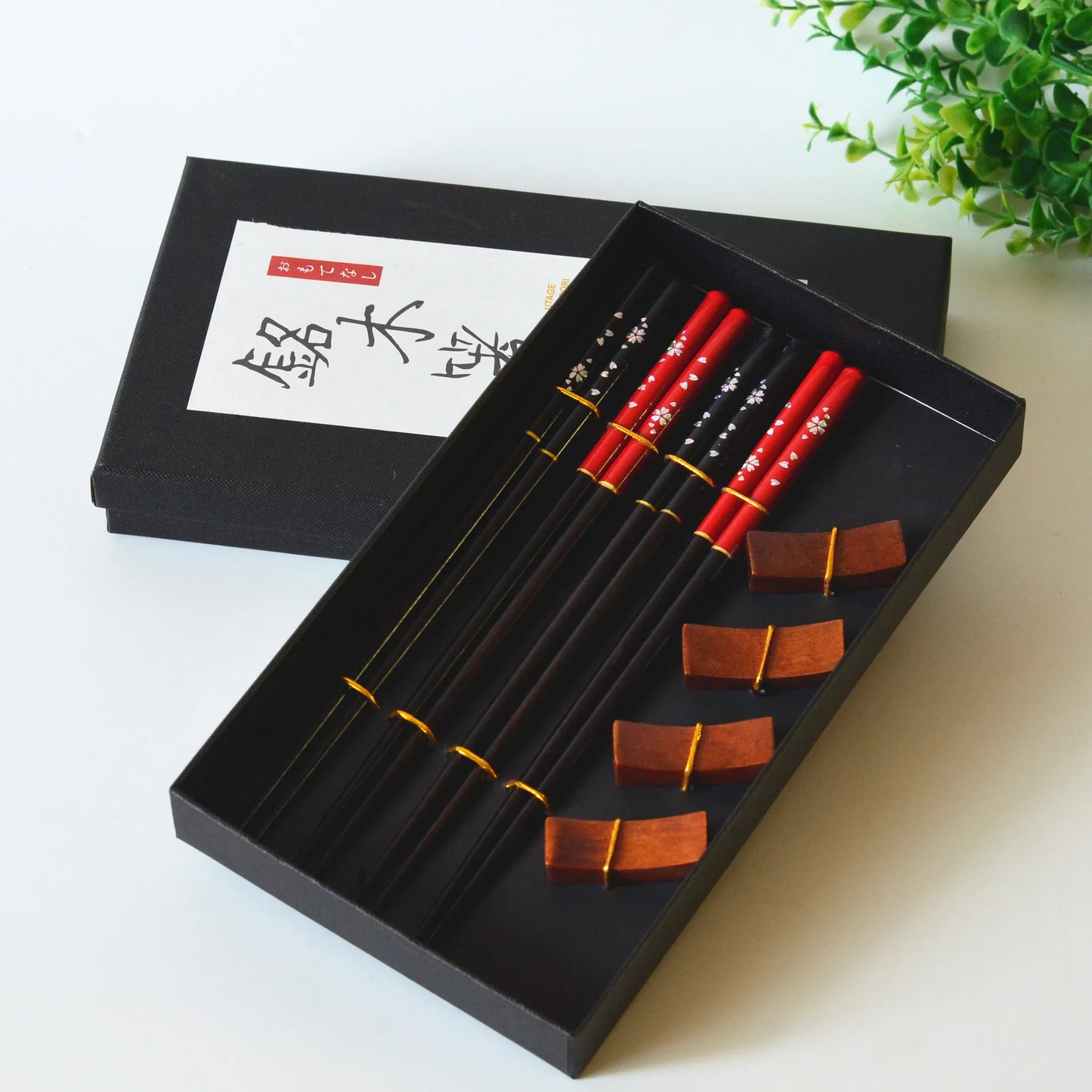 Coffret Baguettes Bois Naturel 4 Paires + 4 Porte-Baguettes Fait Main — Fabrication Artisanale – | Studio Nichijo Paris