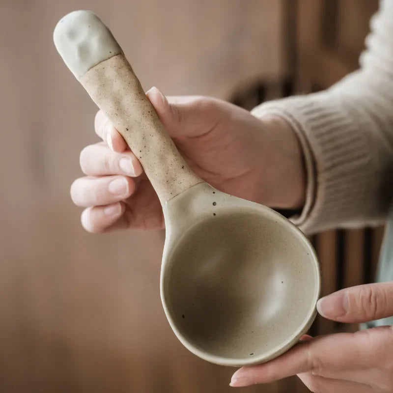 Grande Cuillère à Soupe en Grès Faite à la Main — Style Japonais – Céramique – Miso | Studio Nichijo Paris