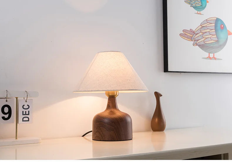 Lampe de Chevet en Fer et Tissu – Style Rétro Wabi-Sabi – | Studio Nichijo Paris