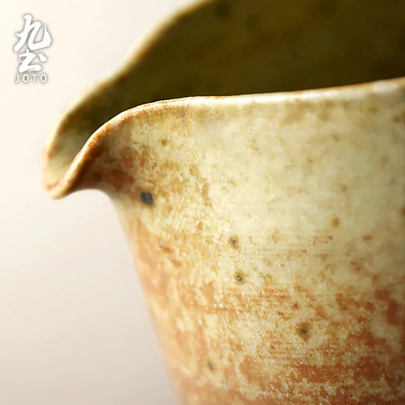 Pichet Céramique Rustique Japonais Surface Lisse, Fabrication Artisanale – | Studio Nichijo Paris