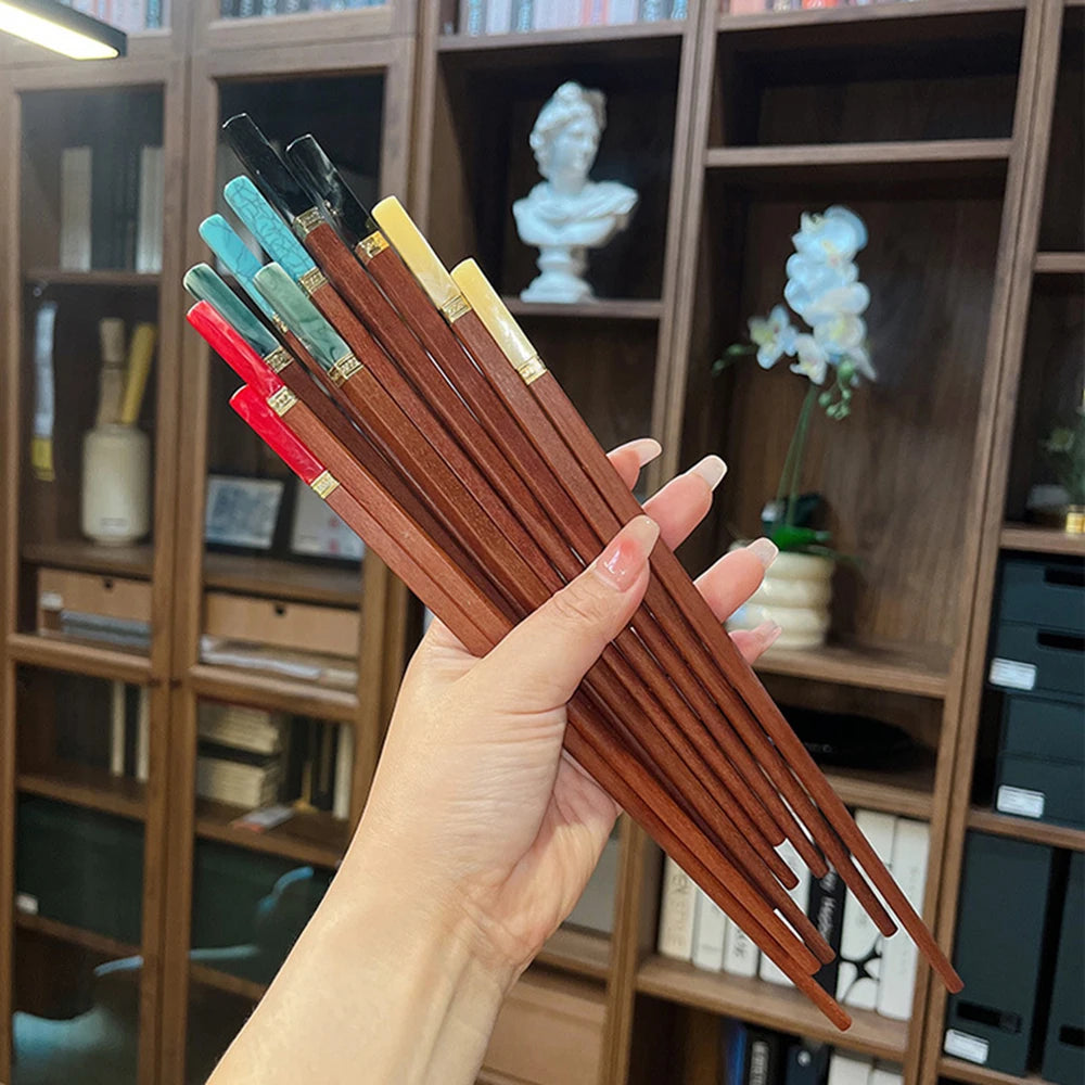 Baguettes Bois Santal Rouge Réutilisables Multicolores Lot 5 Paires — Fabrication Artisanale – | Studio Nichijo Paris