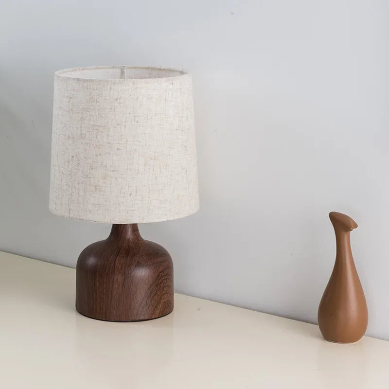 Lampe de Chevet en Fer et Tissu – Style Rétro Wabi-Sabi – | Studio Nichijo Paris