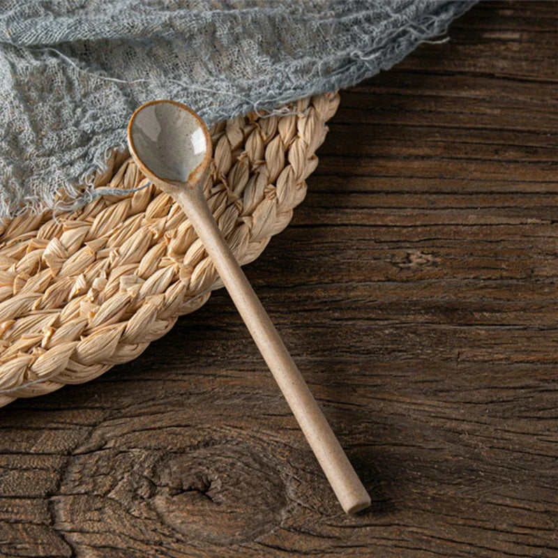 Assiette en Céramique Peinte à la Main, Motifs Japonais — Fabrication Artisanale – | Studio Nichijo Paris