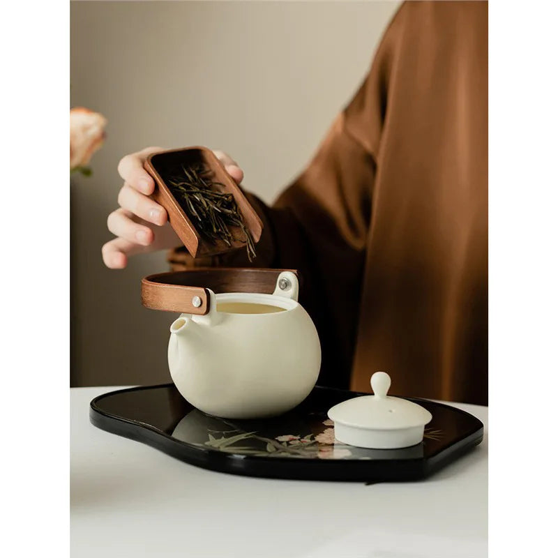 Théière Porcelaine Blanche Japonaise Grande Capacité 350ml, Fabrication Artisanale – | Studio Nichijo Paris