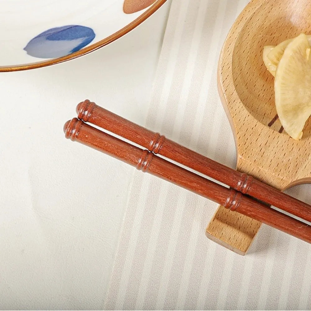 Baguettes Bois Rétro Pointues Fait Main Sushi 23,5cm — Fabrication Artisanale – | Studio Nichijo Paris