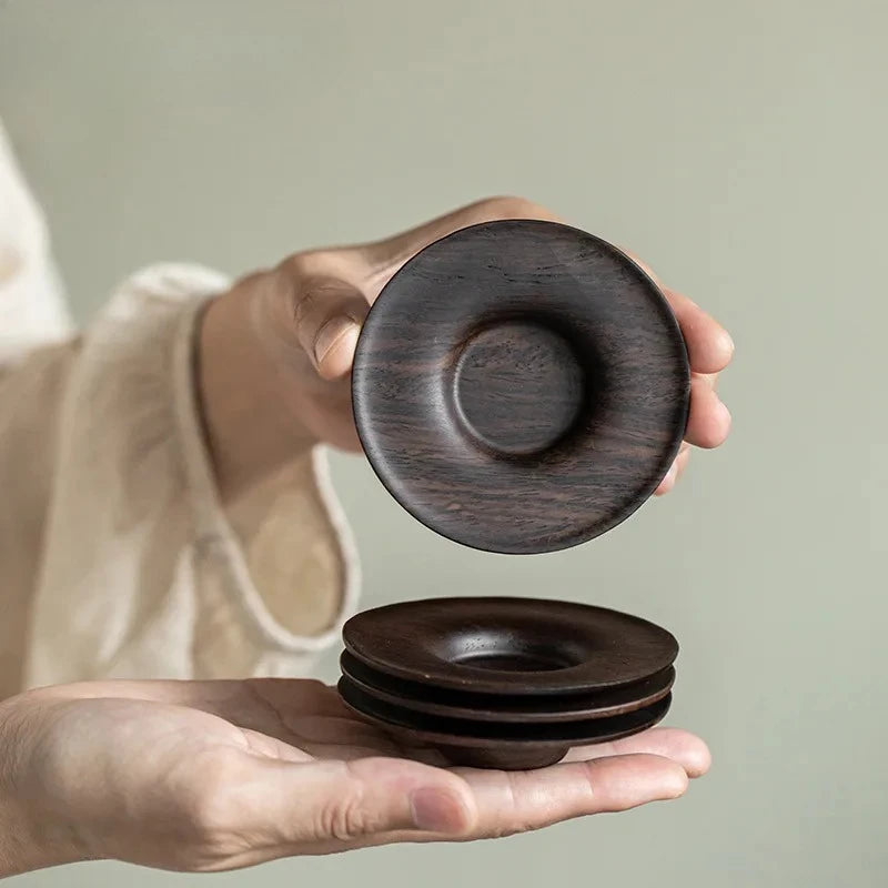 Sous-verres artisanaux en bois d'ébène massif, dessous de plat japonais isolants pour tasses à café, soucoupes, sets de table, bases de tasses à thé, cérémonie du thé – | Studio Nichijo Paris