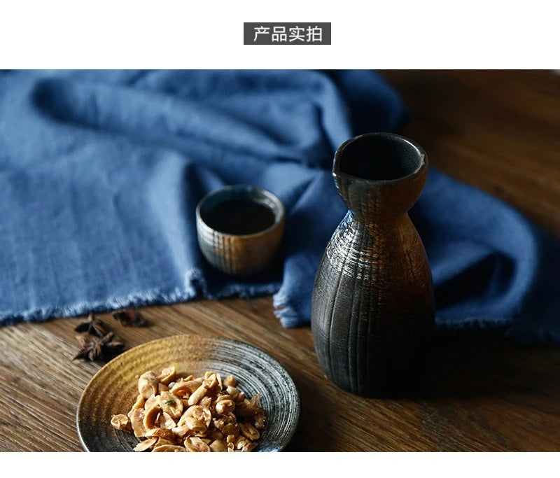 Tōji – Service à Saké en Céramique Artisanale – Carafe & 4 Tasses – Fabrication Artisanale – | Studio Nichijo Paris