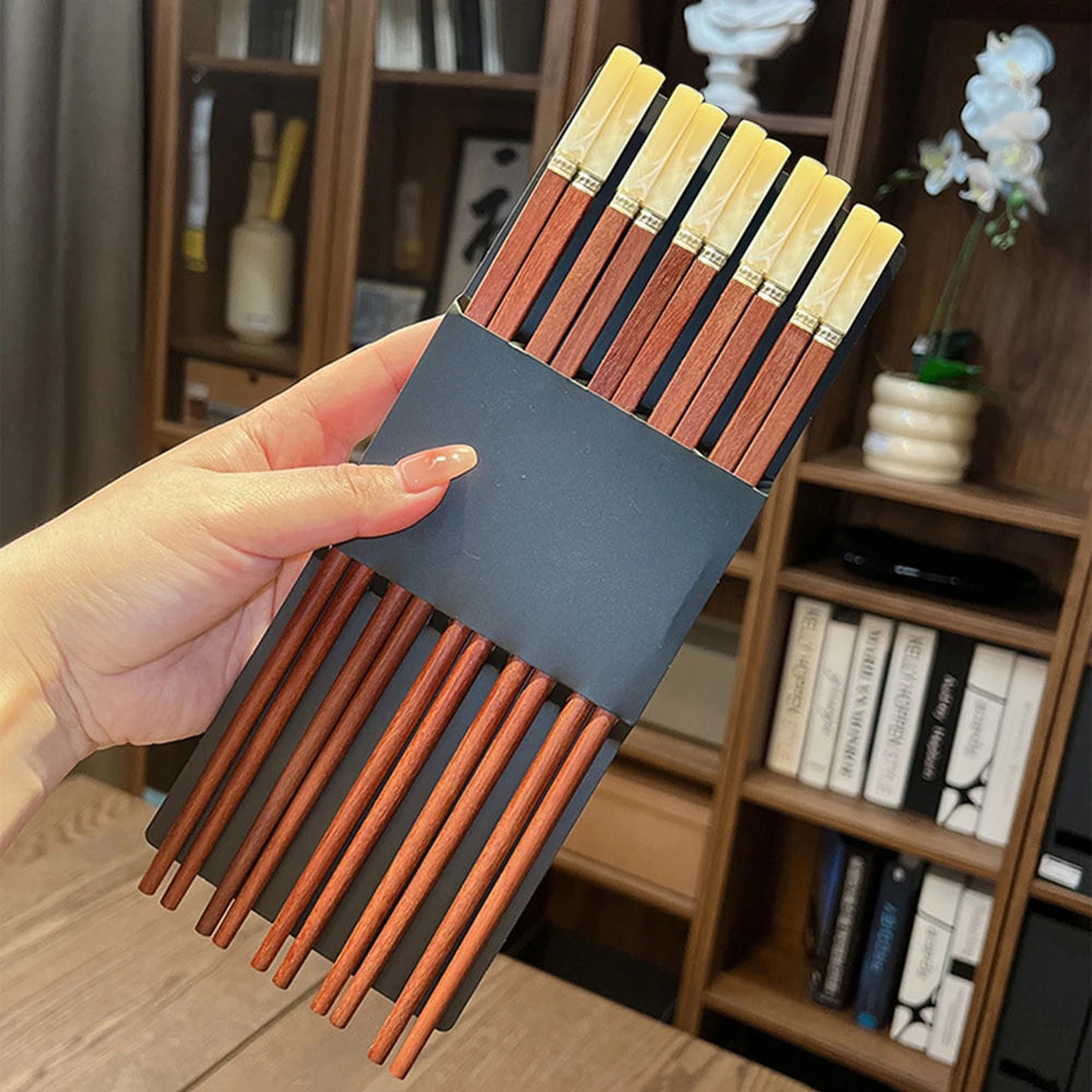 Baguettes Bois Santal Rouge Réutilisables Multicolores Lot 5 Paires — Fabrication Artisanale – Yellow | Studio Nichijo Paris