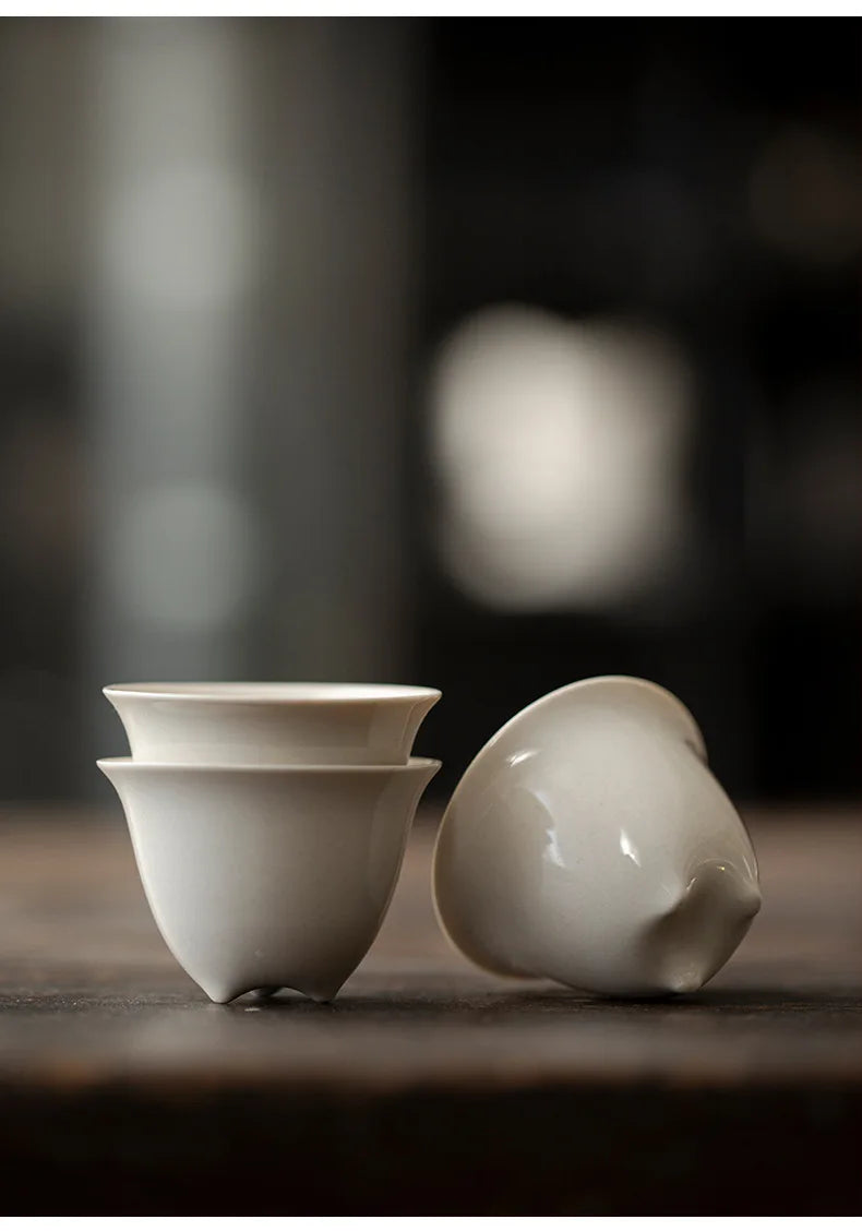 Tasse à Thé Tripode Céramique – Fabrication Artisanale – | Studio Nichijo Paris