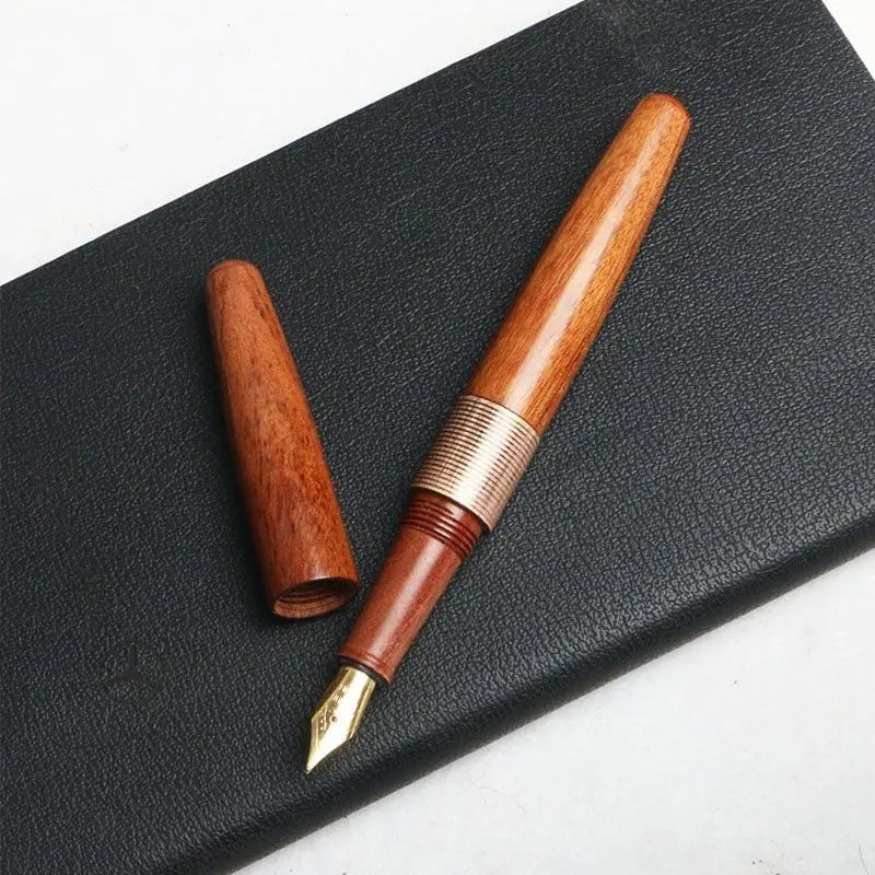 Stylo Plume Bois Massif Rétro Fait Main — Fabrication Artisanale – | Studio Nichijo Paris