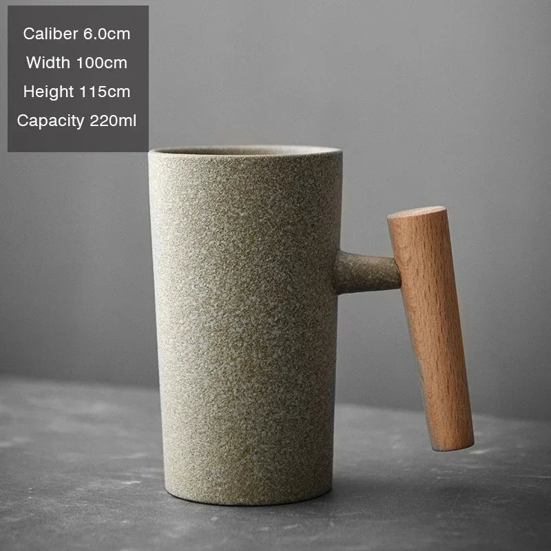 Tasse à café en grès faite à la main – Style japonais vintage, manche en bois – Hikari (光) | Studio Nichijo Paris