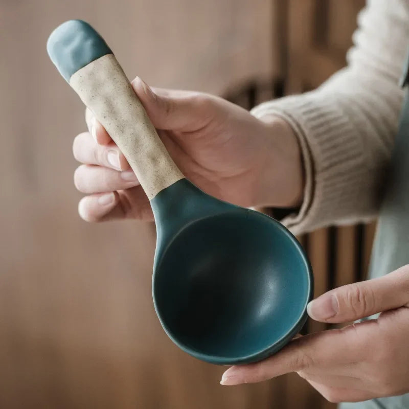 Grande Cuillère à Soupe en Grès Faite à la Main — Style Japonais – Céramique – Shiro | Studio Nichijo Paris