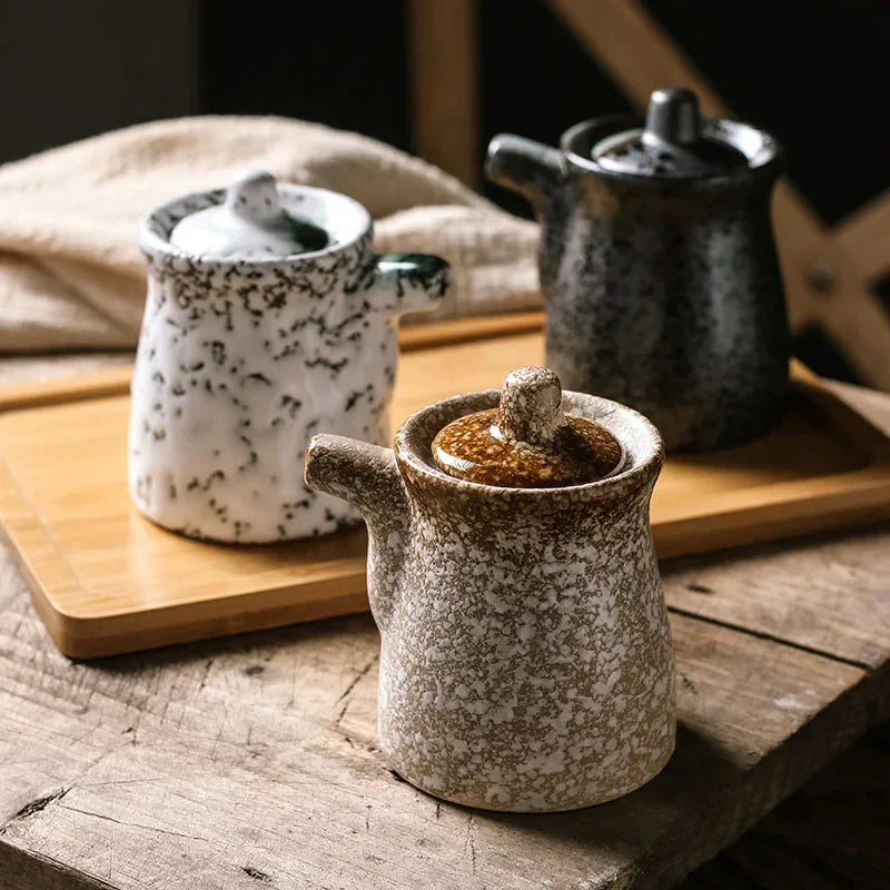 Bouteille Sauce Soja & Vinaigre en Porcelaine Émaillée Fabrication artisanale – | Studio Nichijo Paris