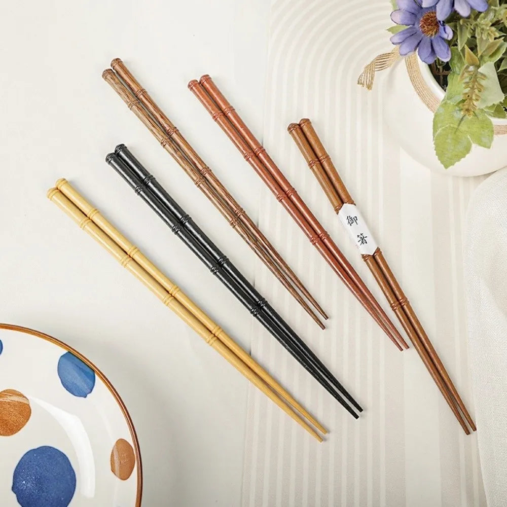 Baguettes Bois Rétro Pointues Fait Main Sushi 23,5cm — Fabrication Artisanale – | Studio Nichijo Paris