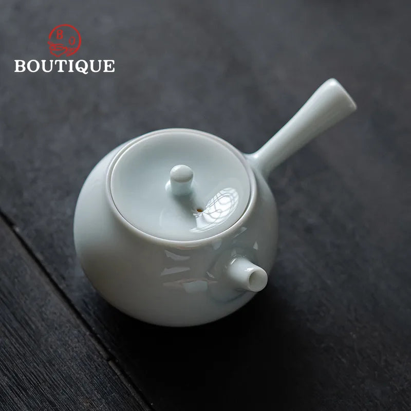Théière en Céramique Céladon — Faite à la Main – Filtre Intégré – 150 ml – | Studio Nichijo Paris