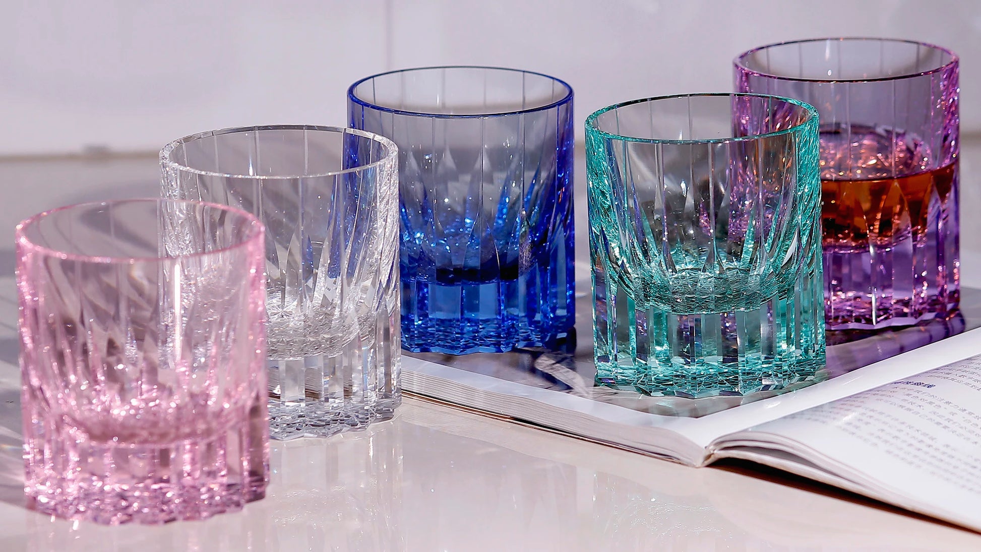 Verres à whisky Edo Kiriko de style japonais, multicolores, faits à la main, cylindriques, 240 ml, gravés, avec boîte cadeau – | Studio Nichijo Paris