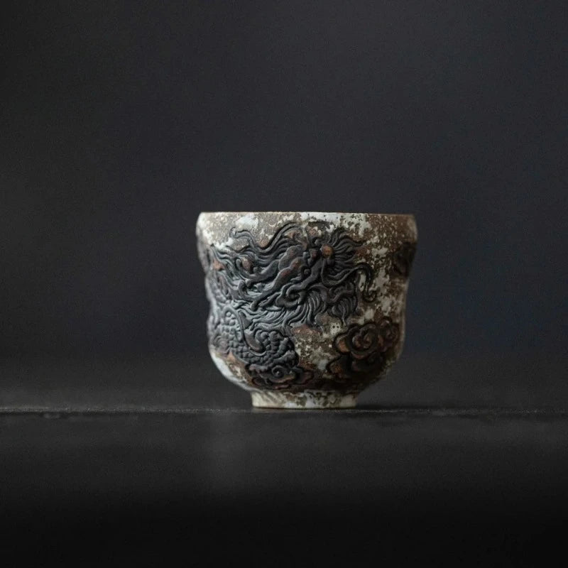 Tasse à Thé Céramique Dragon en Relief, Fabrication Artisanale – | Studio Nichijo Paris