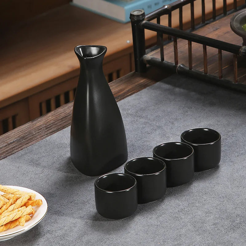Service à Saké Céramique – Carafe & Tasses Style Rétro – Fabrication Artisanale – | Studio Nichijo Paris