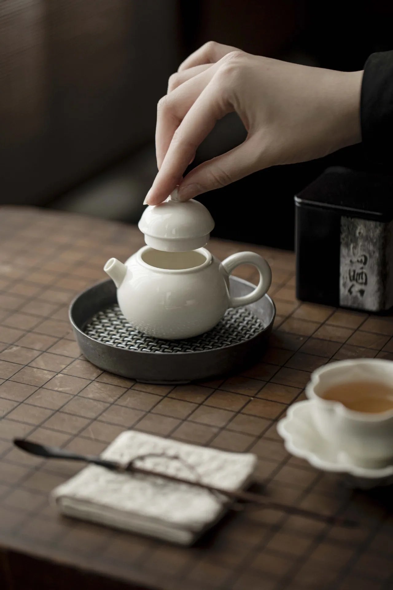 Théière japonaise agaçante en bois d'ange, théière à trous de boule faite à la main, théière chinoise, bouilloire Cha, accessoires de cérémonie de thé, cadeau, 100ml – | Studio Nichijo Paris