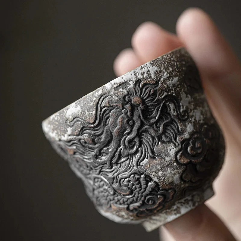 Tasse à Thé Céramique Dragon en Relief, Fabrication Artisanale – | Studio Nichijo Paris