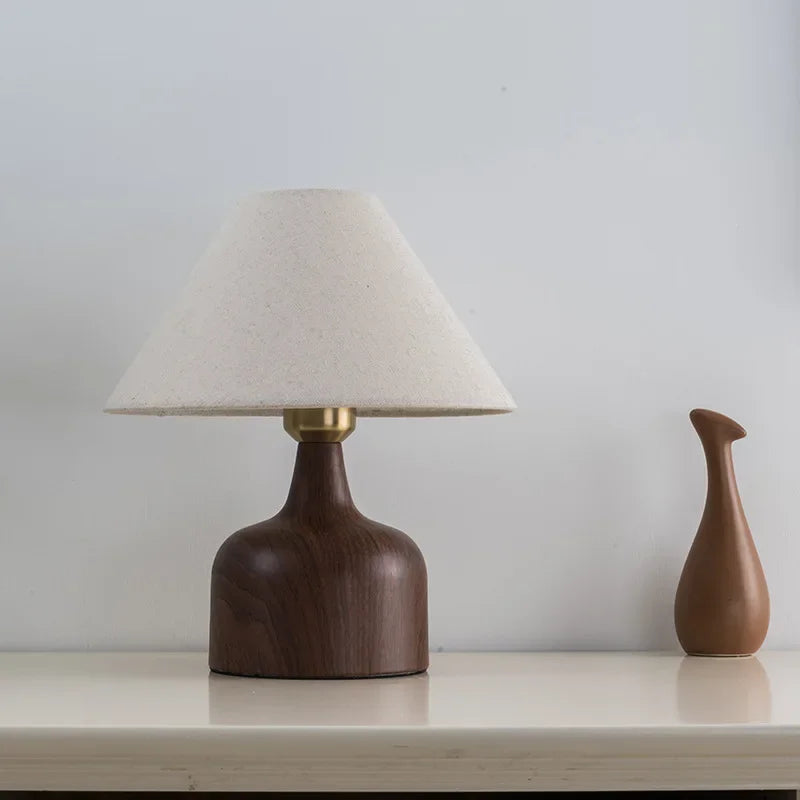Lampe de Chevet en Fer et Tissu – Style Rétro Wabi-Sabi – | Studio Nichijo Paris