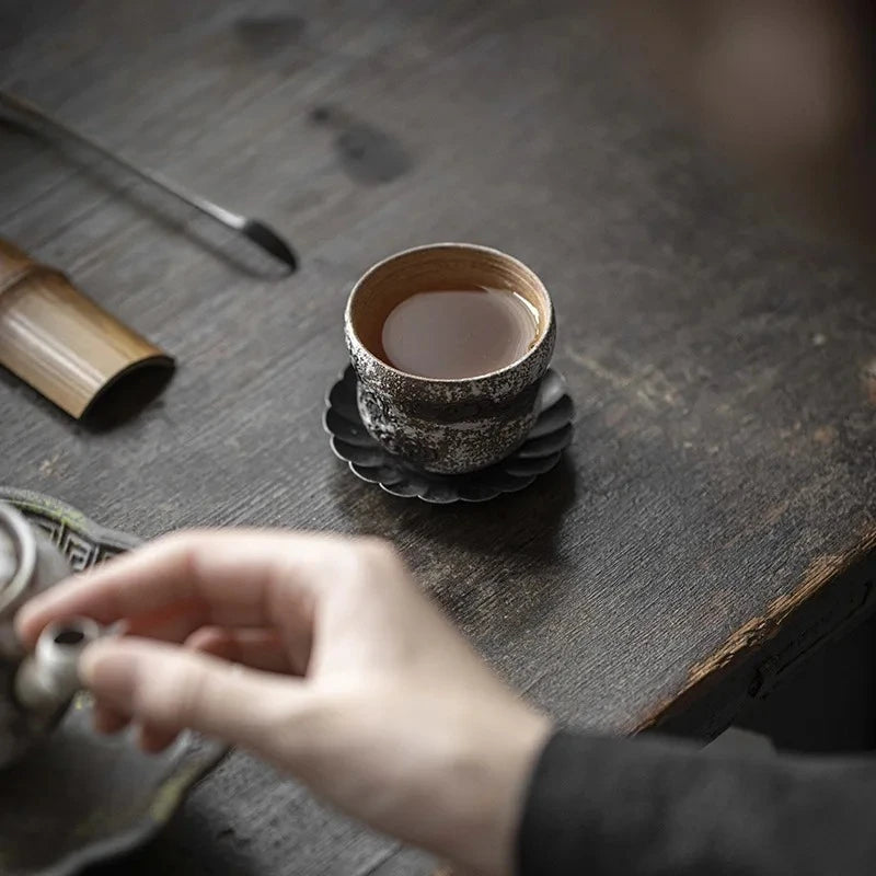 Tasse à Thé Céramique Dragon en Relief, Fabrication Artisanale – | Studio Nichijo Paris
