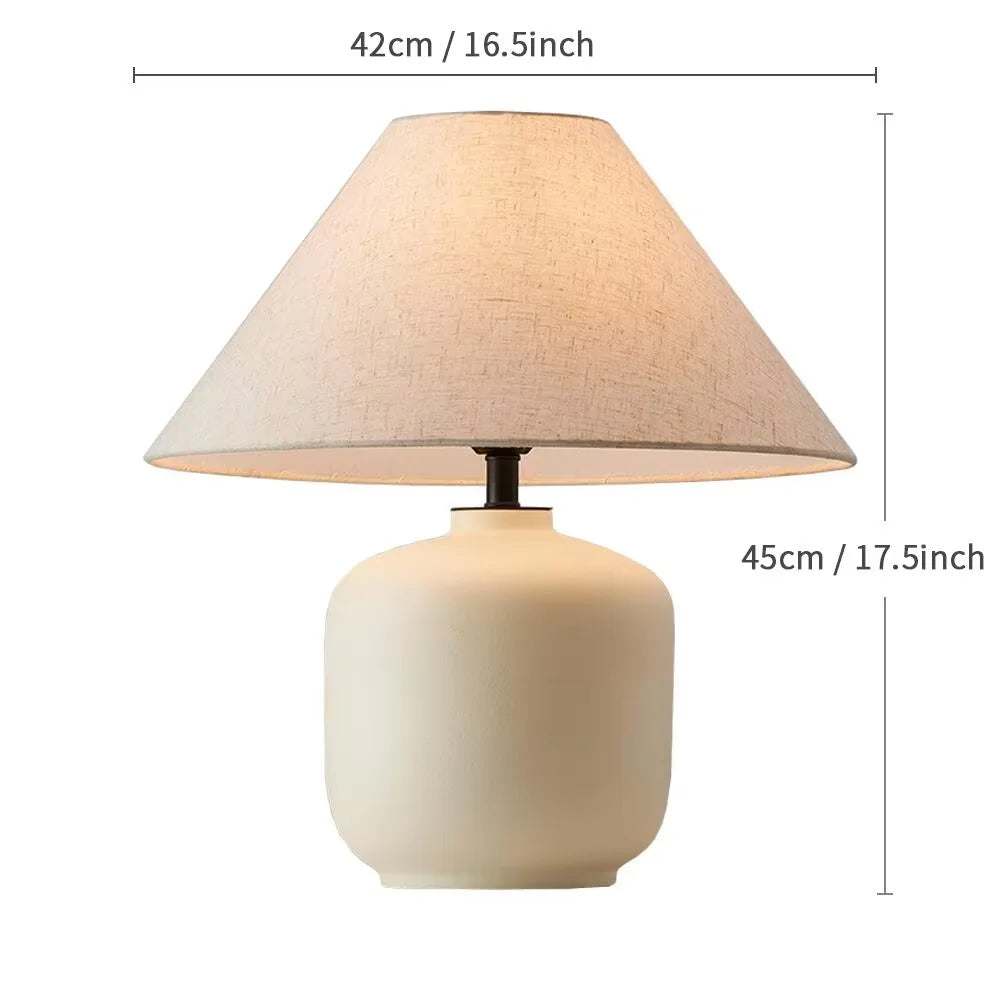 Lampe de Table Céramique Wabi-Sabi – Chevet & Salon – Lampe Blanche 45 cm de hauteur x 42cm de largeur | Studio Nichijo Paris