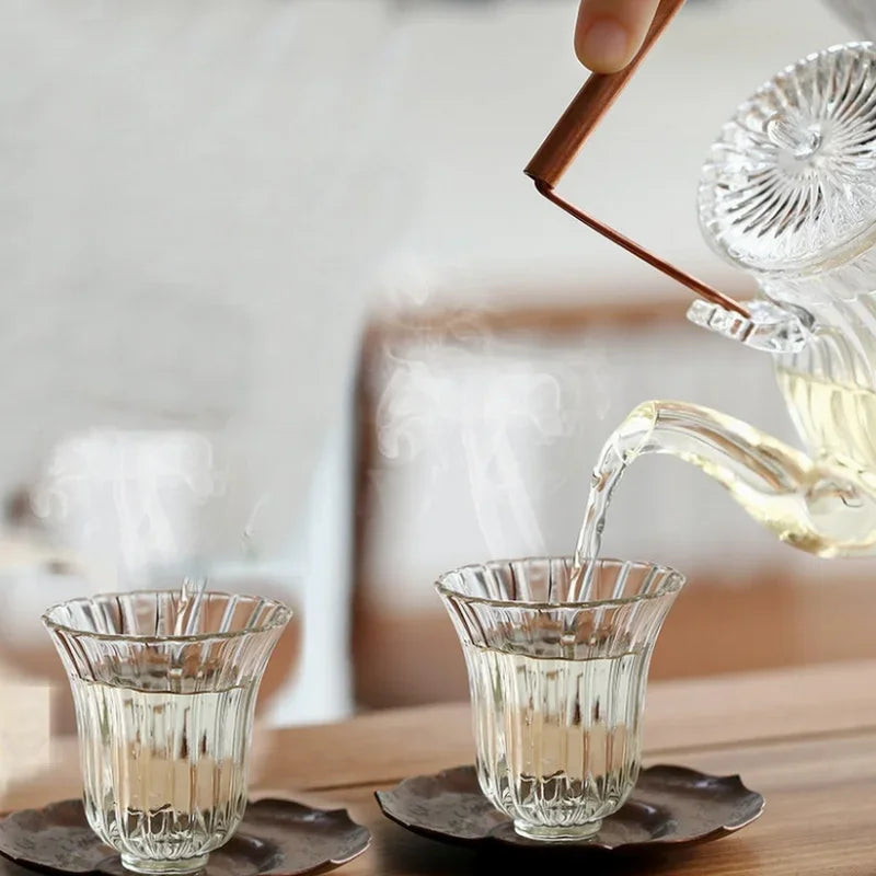 Tasse Thé Cristal Résistant Chaleur Motif Chrysanthème Japonais 50ml, Fabrication Artisanale – | Studio Nichijo Paris