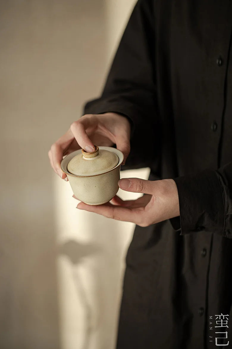 Filles recouvert fait à la main en poterie grossière, petit Gaiwan, théière élégante, verres à thé, cadeau de collection, boutique japonaise, 120ml – | Studio Nichijo Paris