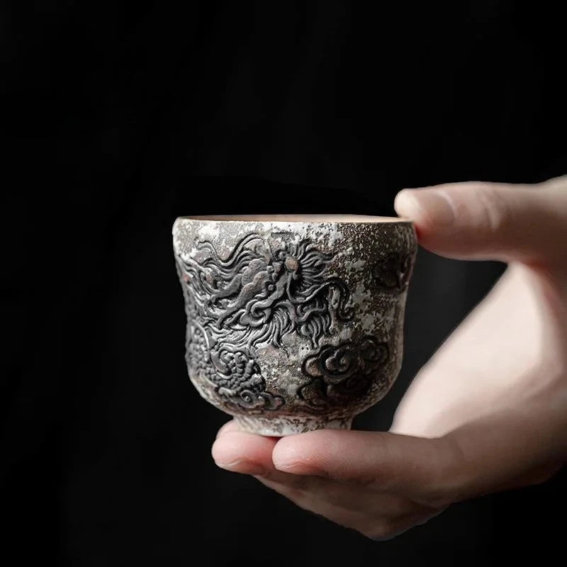 Tasse à Thé Céramique Dragon en Relief, Fabrication Artisanale – | Studio Nichijo Paris