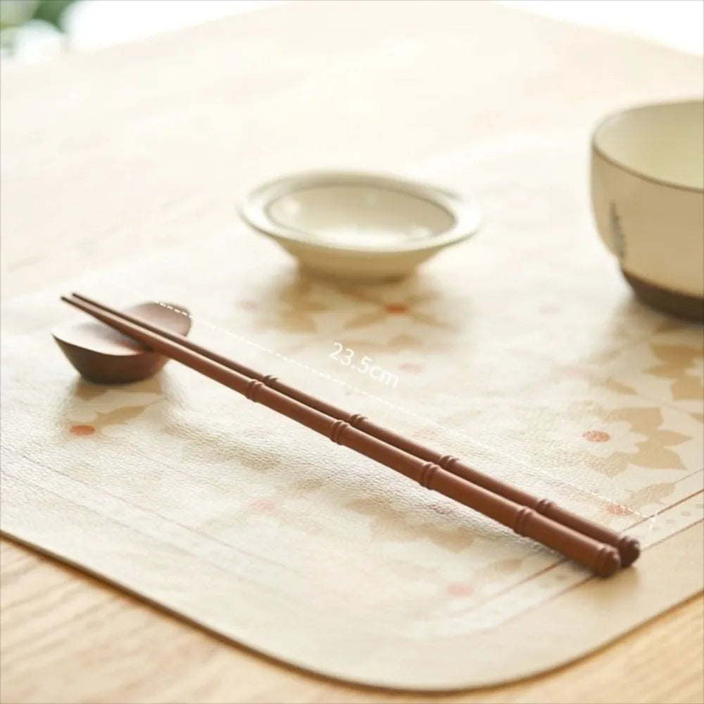 Baguettes Bois Rétro Pointues Fait Main Sushi 23,5cm — Fabrication Artisanale – | Studio Nichijo Paris
