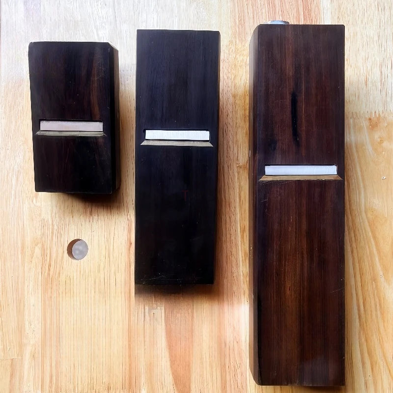 Raboteuse à fond plat en ébène de style japonais, fabriquée à la main, pour le travail du bois, rabotage rapide et précis, raboteuse manuelle pour chanfreiner – | Studio Nichijo Paris
