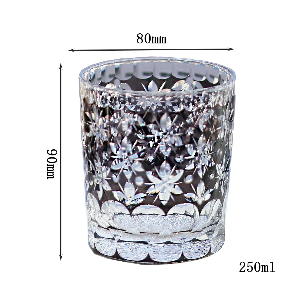 Gobelet japonais Edo Kiriko fait à la main de 250 ml - Tasse en cristal noir à coupe florale pour saké et whisky – | Studio Nichijo Paris