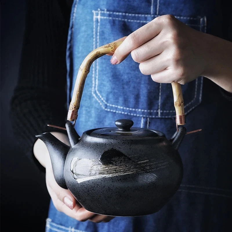 Théière Porcelaine Peinte à la Main Kung Fu — Fabrication Artisanale – | Studio Nichijo Paris