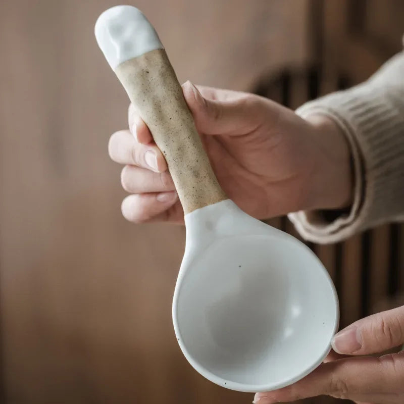 Grande Cuillère à Soupe en Grès Faite à la Main — Style Japonais – Céramique – Kombu | Studio Nichijo Paris
