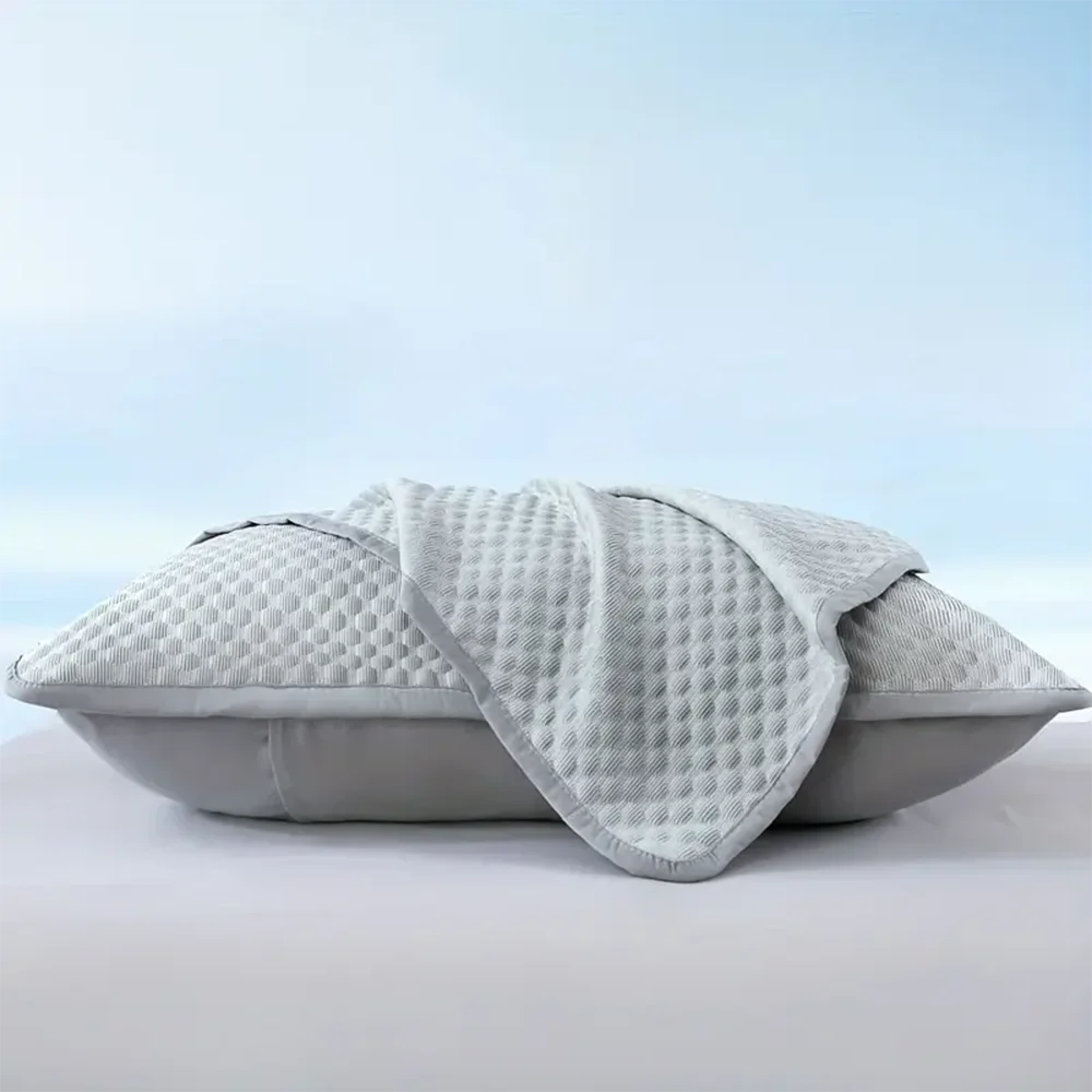 Housse d'oreiller rafraîchissante en soie glacée - Natsu – Gris | Studio Nichijo Paris