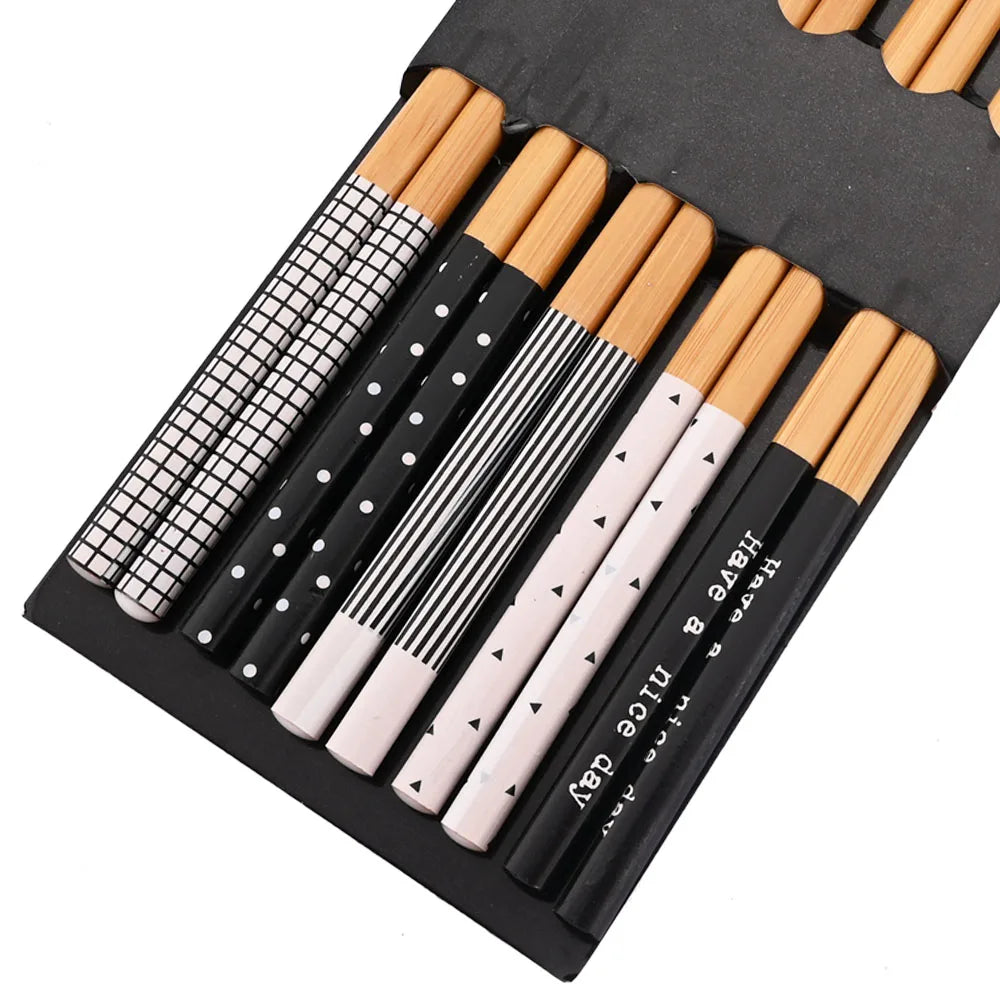 Baguettes Bois Bambou Japonaises Multicolores Lot 5 Paires — Fabrication Artisanale – 5 paires Black White | Studio Nichijo Paris