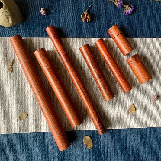 Tube de rangement d'encens en bois massif  – Studio Nichijo Paris