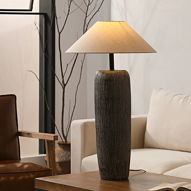 Lampadaire Wabi-Sabi – Grain de Bois Patiné Vintage pour Salon – | Studio Nichijo Paris