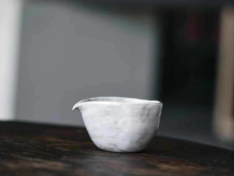 Pichet à Thé en Poterie Grossière, Poudre Yin — Fabrication Artisanale, Service Kung Fu – | Studio Nichijo Paris