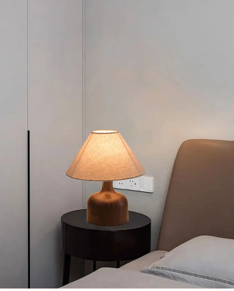 Lampe de Chevet en Fer et Tissu – Style Rétro Wabi-Sabi – | Studio Nichijo Paris