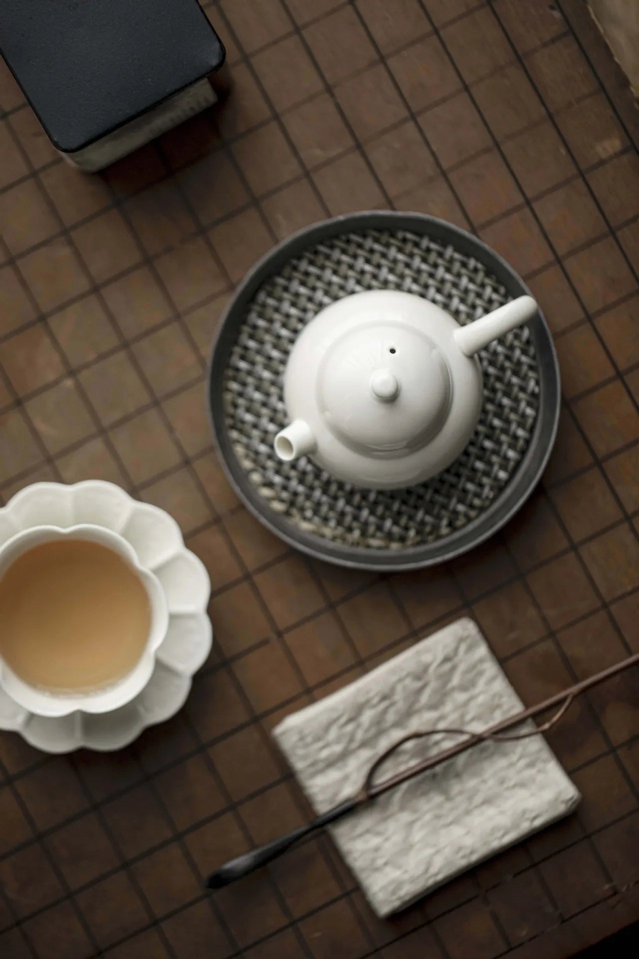 Théière japonaise agaçante en bois d'ange, théière à trous de boule faite à la main, théière chinoise, bouilloire Cha, accessoires de cérémonie de thé, cadeau, 100ml – | Studio Nichijo Paris