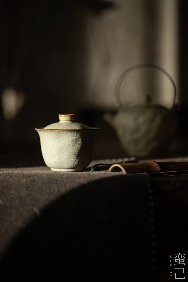 Filles recouvert fait à la main en poterie grossière, petit Gaiwan, théière élégante, verres à thé, cadeau de collection, boutique japonaise, 120ml – | Studio Nichijo Paris