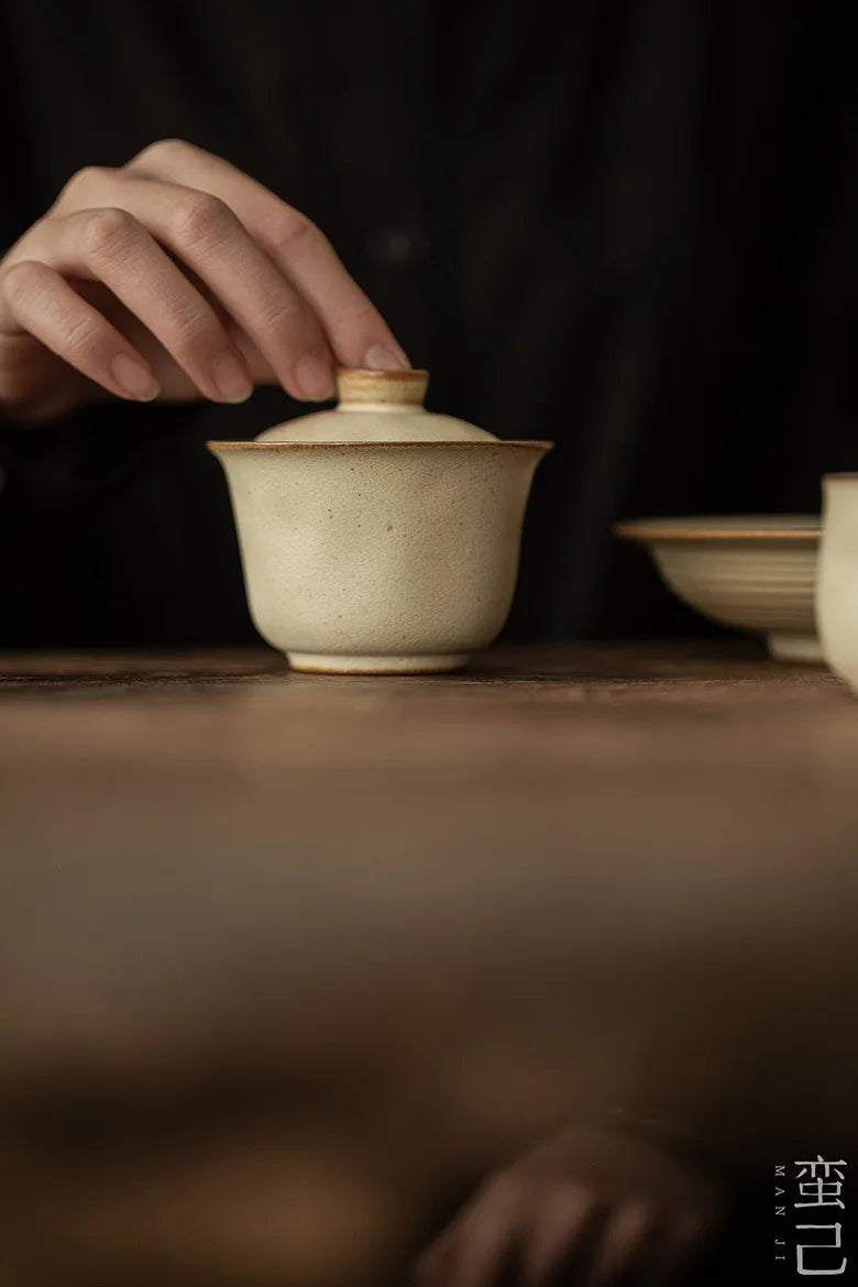 Filles recouvert fait à la main en poterie grossière, petit Gaiwan, théière élégante, verres à thé, cadeau de collection, boutique japonaise, 120ml – | Studio Nichijo Paris