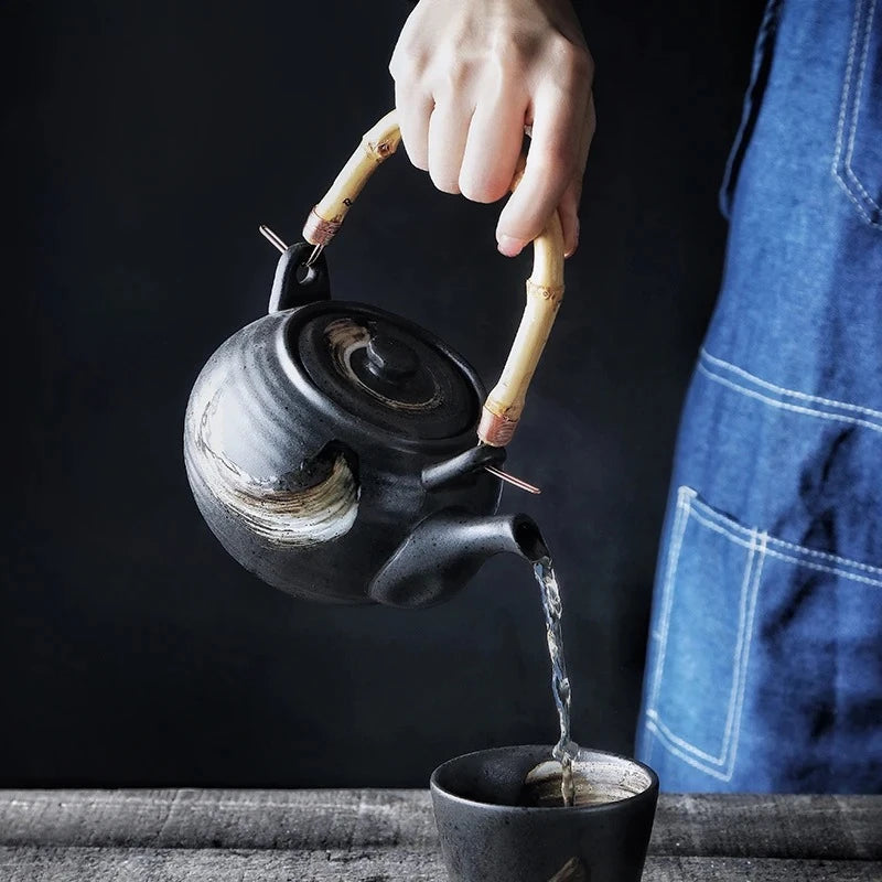 Théière Porcelaine Peinte à la Main Kung Fu — Fabrication Artisanale – | Studio Nichijo Paris