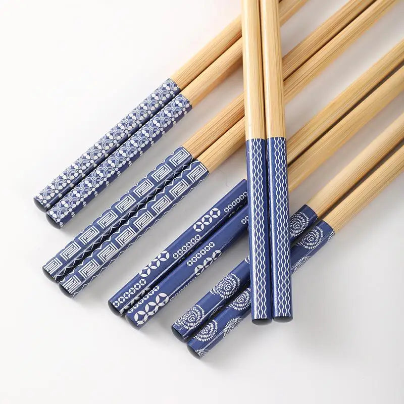 Baguettes Bambou Motifs Chat Fleur Multicolores Lot 5 Paires — Fabrication Artisanale – | Studio Nichijo Paris