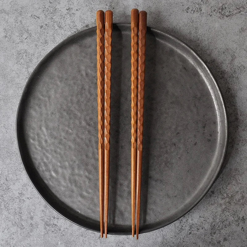 Baguettes Bois Sculptées Main Sushi Nouilles Qualité Alimentaire 23,5cm — Fabrication Artisanale – | Studio Nichijo Paris