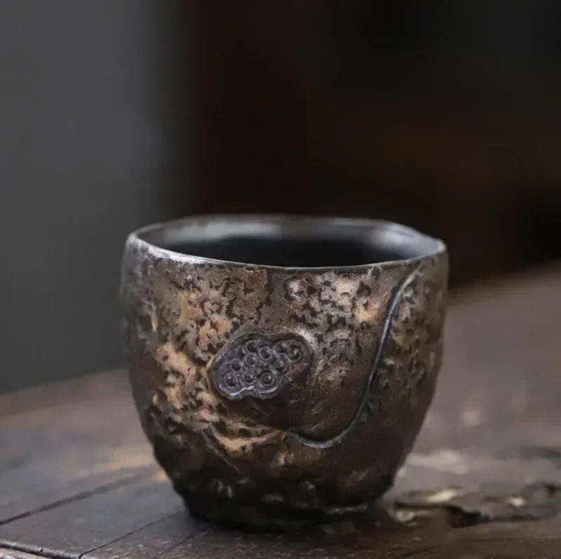 Tasse à Thé Dorée Céramique – Fabrication Artisanale – Tsuki | Studio Nichijo Paris